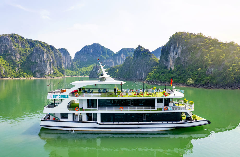 Sky Cruise Halong Bay 1 day