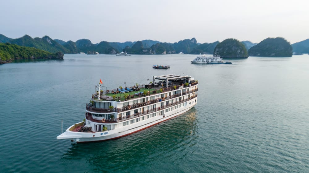 amanda-cruise-halong