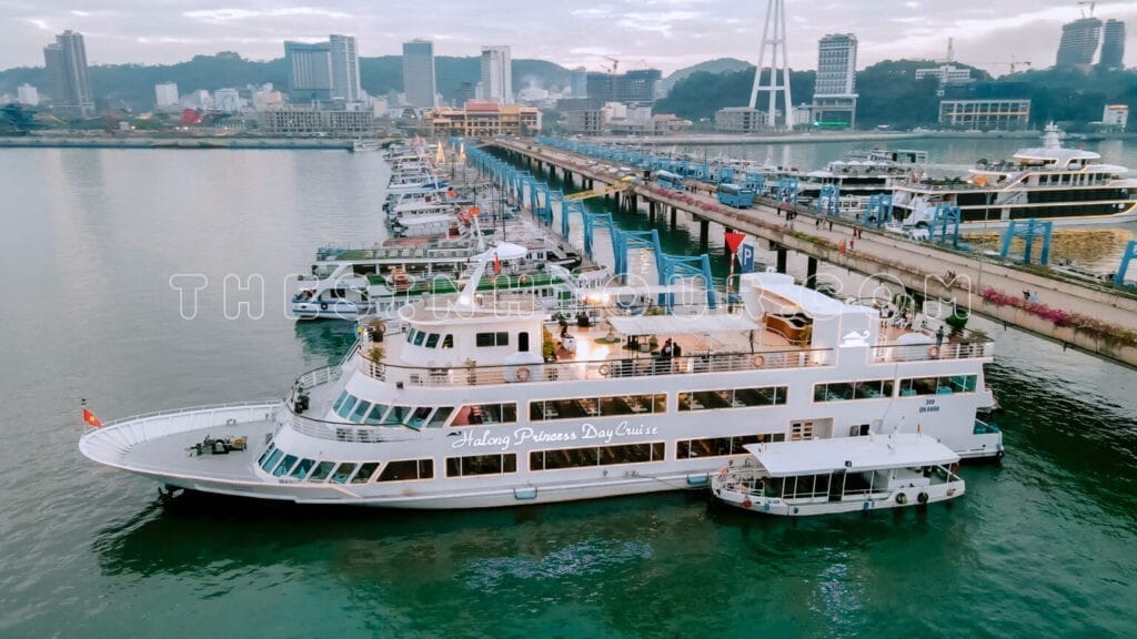 Du thuyền Hạ Long Princess Cruise