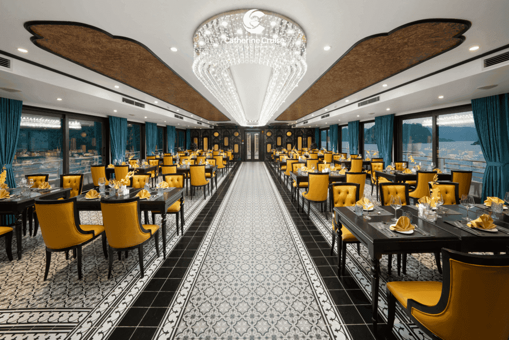 khu vực ăn uống Catherine Cruises Ha Long Bay