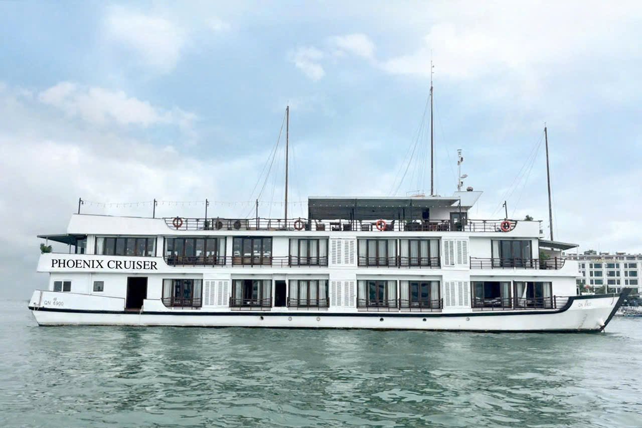Phoenix Cruise Hạ Long
